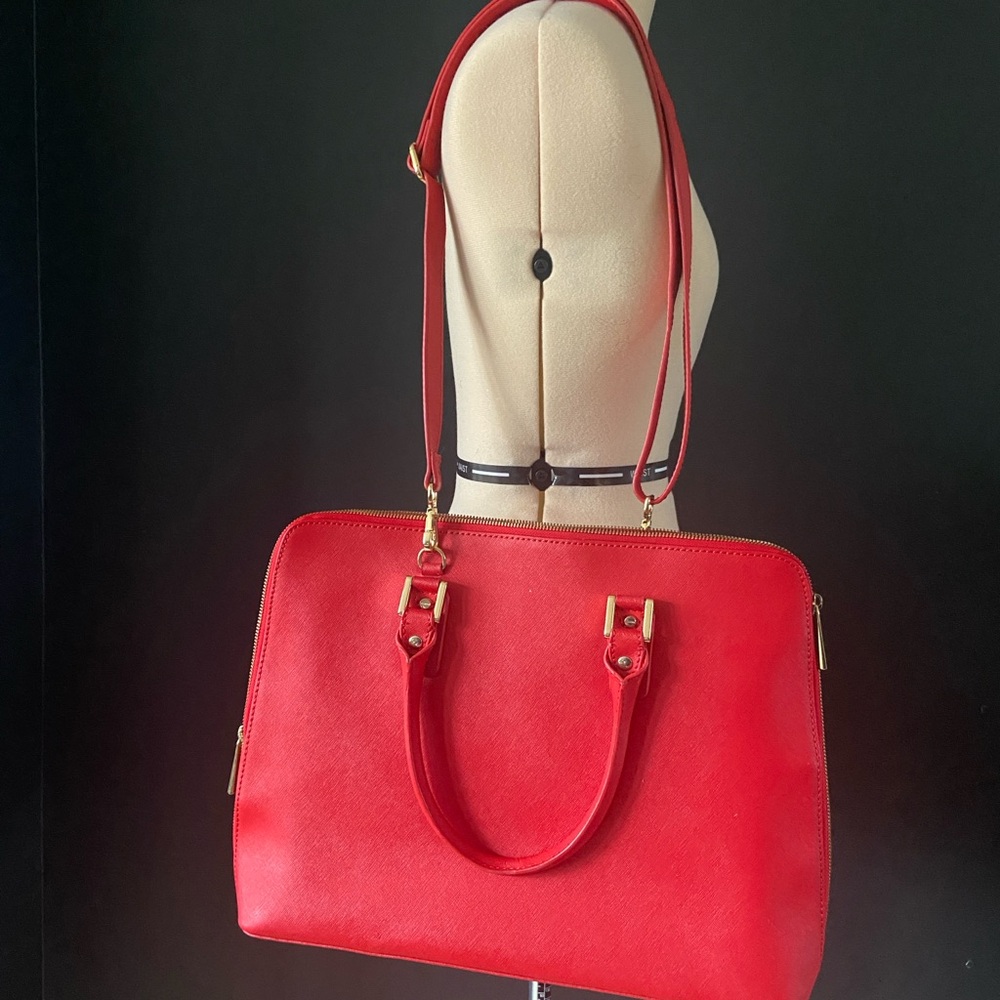 Danier leather Elegant Red Women's Handbag